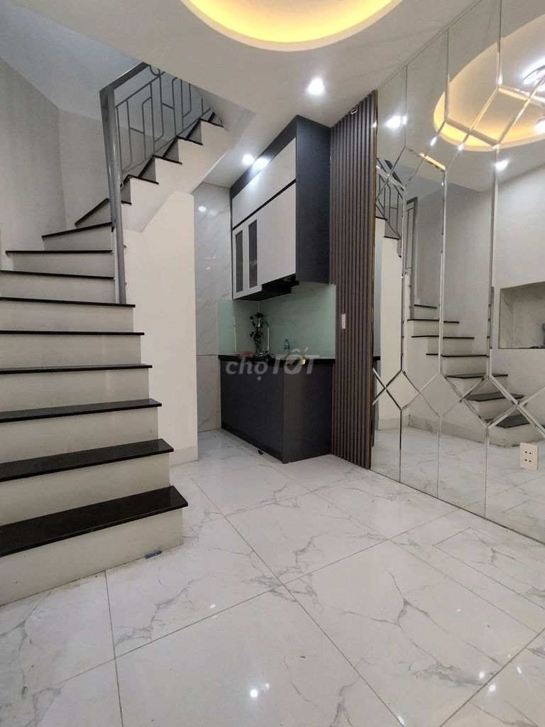Chỉ 2,9tỷ có nhà đẹp ở ngay, hộ khẩu Đống Đa, ngõ rộng thoáng gần phố. Mua bán nhà ở tại Quận Đống Đa Hà Nội được đăng bởi trần đình lượng hình 1