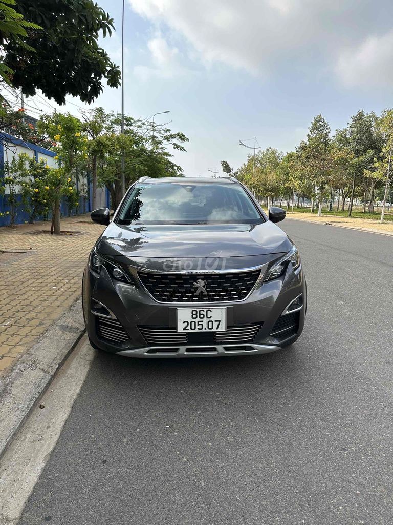 Peugeot 5008 2018 1.6L Turbo - 62000 km