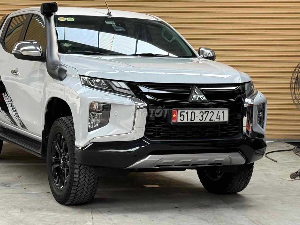Mitsubishi Triton - Số tự động - 2 cầu - Màu trắng. Mua bán Ô tô tại Thành phố Biên Hòa Đồng Nai được đăng bởi nguyễn quốc đạo hình 6