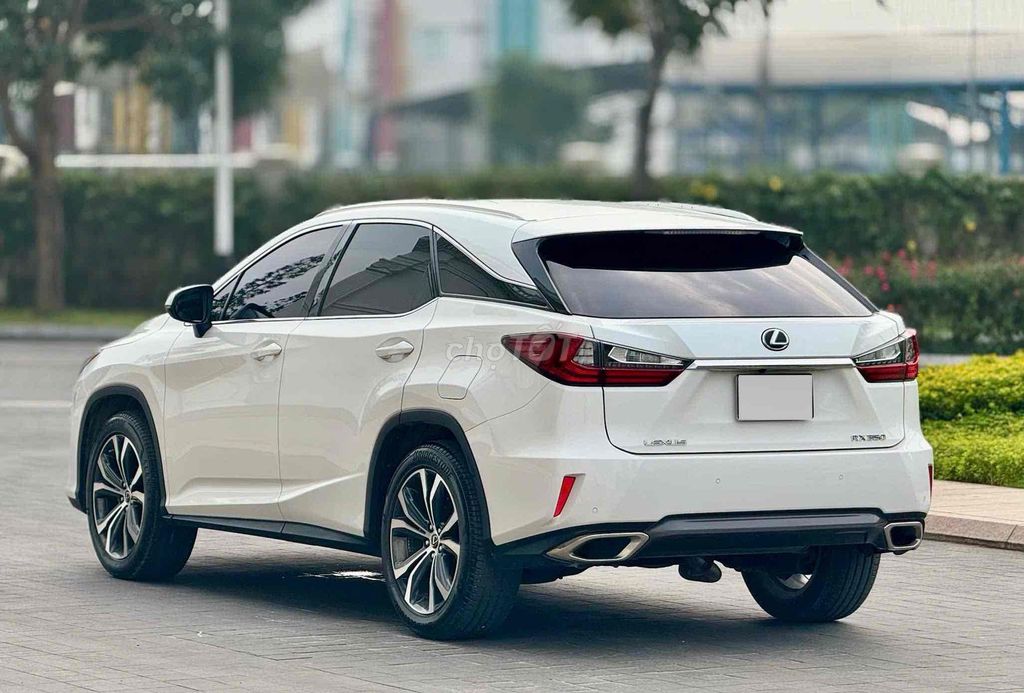 Lexus RX350 2018 Trắng 75.000 km. Mua bán Ô tô tại Quận Long Biên Hà Nội được đăng bởi Trang Gala hình 5