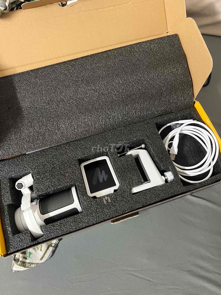 Micro thu âm Maono Trắng DGM20 RGB đã qua sử dụng. Mua bán Tivi, Âm thanh tại Quận 3 Tp Hồ Chí Minh được đăng bởi Tú Trân hình 1