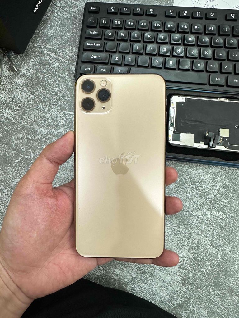 iPhone 11 ProMax 64GB Vàng bản chính hãng VIệt Nam. Mua bán Điện thoại tại Quận 10 Tp Hồ Chí Minh được đăng bởi Khánh Minh hình 1