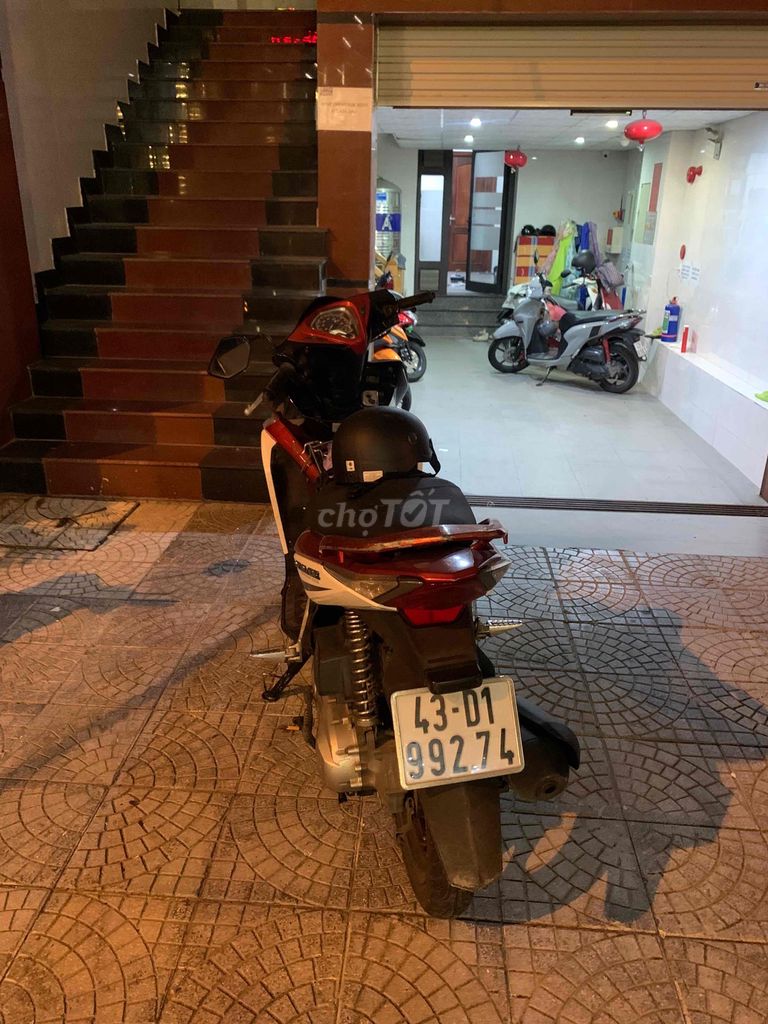 Honda Air Blade Trắng, Đỏ, Đen Xe tay ga