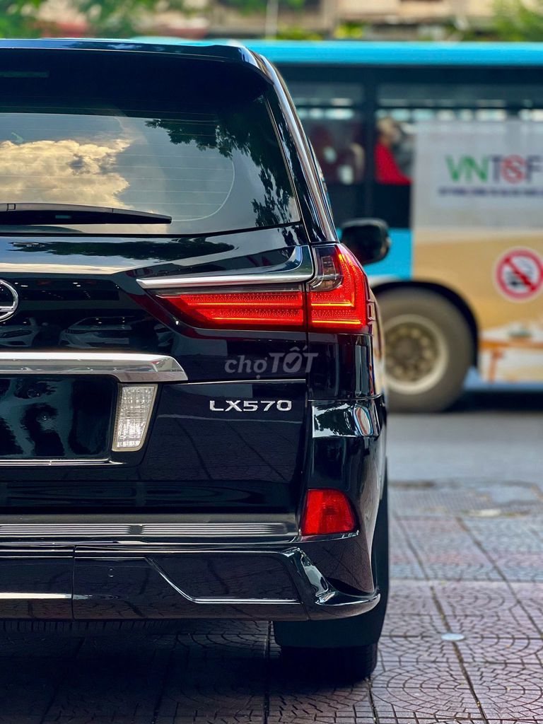 Lexus LX570 Trung Đông 2017 nội thất kem, bền sang. Mua bán Ô tô tại Quận Long Biên Hà Nội được đăng bởi Long Biên Cars hình 6