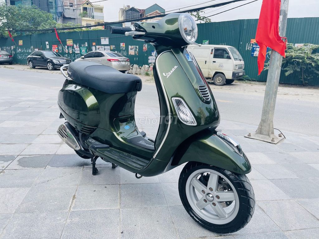 Vespa LX 125 ie nguyên bản biển hà nội