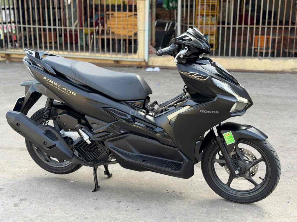 Honda Air Blade 125 4V 2025 Đen 800km. Mua bán Xe máy tại Huyện Trảng Bom Đồng Nai được đăng bởi Xe Máy Ngọc Hưng hình 2