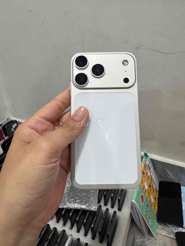 iPhone 11 64GB độ vỏ 17pro. Mua bán Điện thoại tại Quận 4 Tp Hồ Chí Minh được đăng bởi Phan Pha hình 1