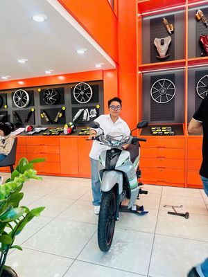 TUYỂN THỢ SỬA XE MÁY (ĐI LÀM NGAY). Việc làm tại Quận 5 Tp Hồ Chí Minh được đăng bởi QUANG PHƯƠNG BÌNH hình 1