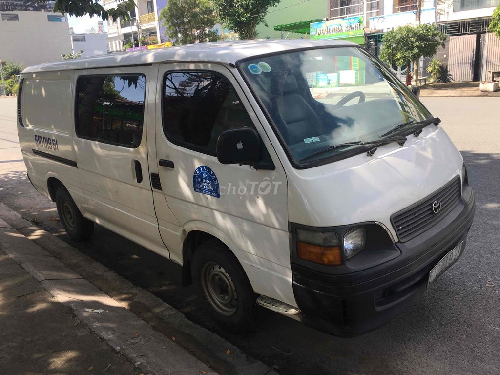 cần bán toyota hiace van 2003 6 chỗ