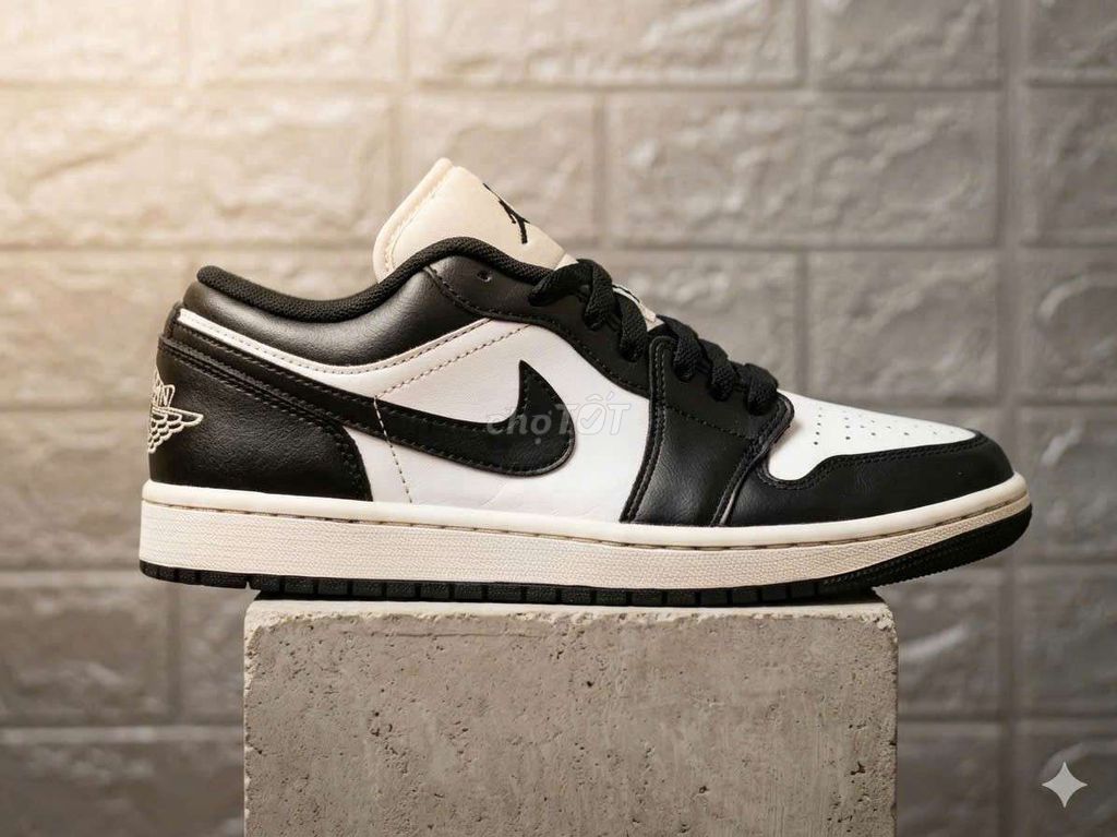 Tặng Giày thể thao Nike Air Jordan panda size 41. Mua bán Giày dép tại Quận 1 Tp Hồ Chí Minh được đăng bởi Anh123 hình 1