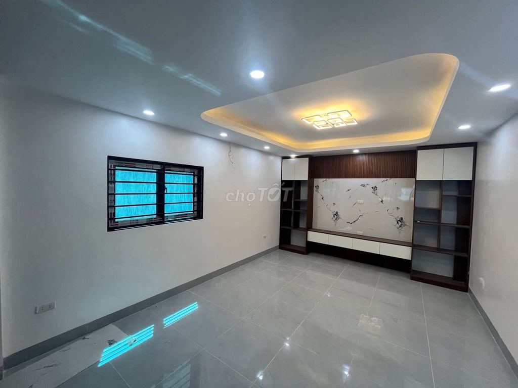 Продается дом Vinh Quynh, 47 м², 5-этажный угловой участок, 4 спальни