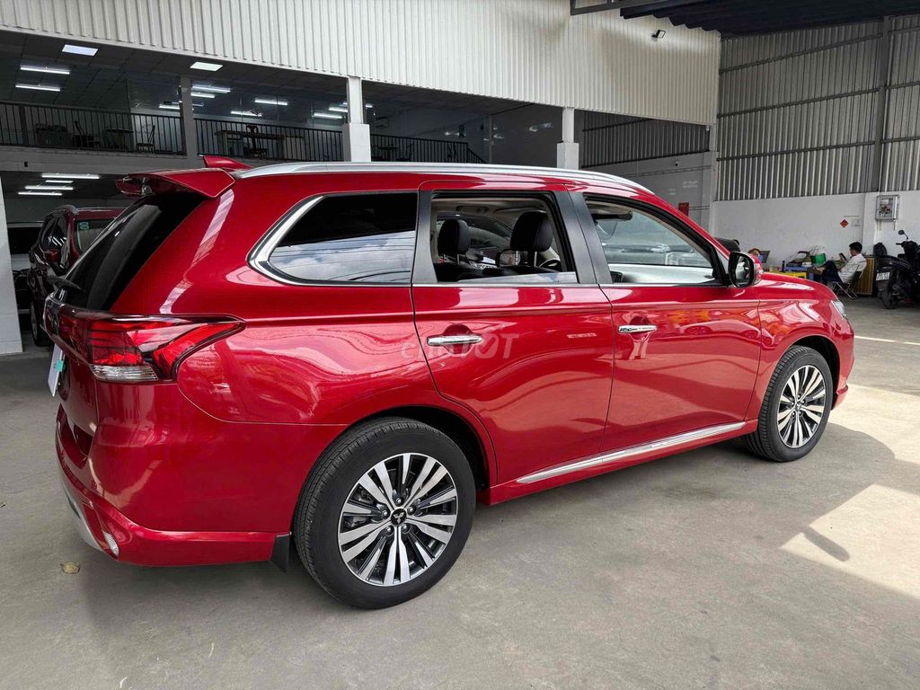 Mitsubishi Outlander 2022 Premium 2.0. Mua bán Ô tô tại Thành phố Thủ Đức Tp Hồ Chí Minh được đăng bởi Long Auto Vạn Phúc hình 6