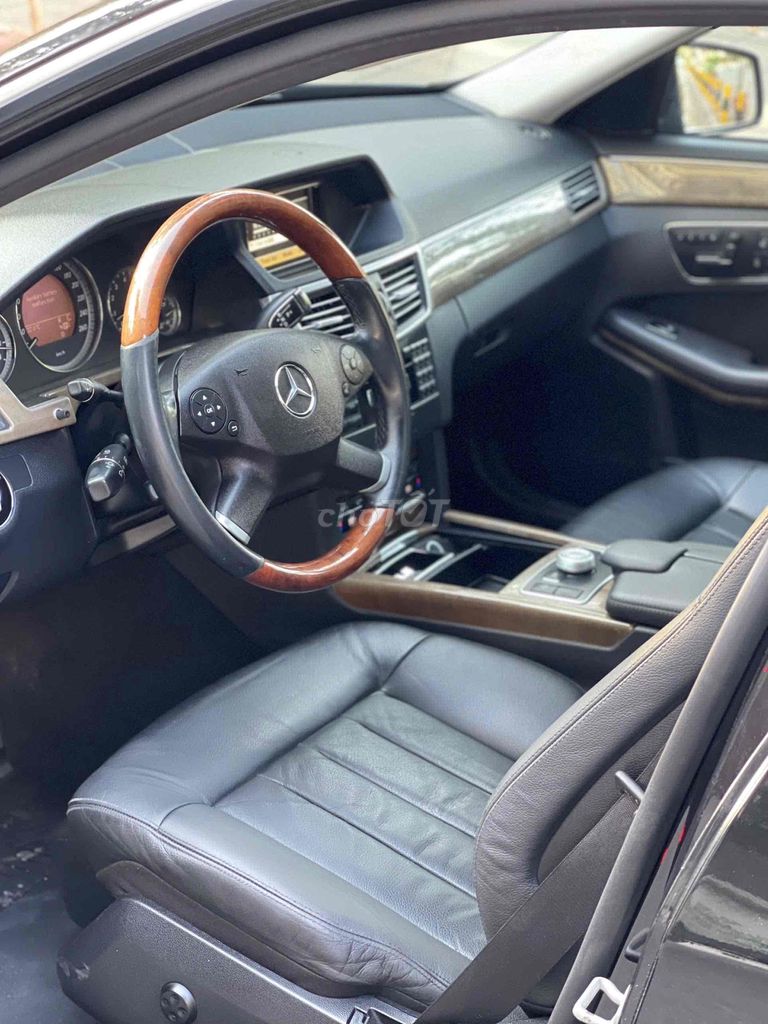 Mercedes E300 sx 2009 màu đen đẹp hiếm có. Mua bán Ô tô tại Quận Cầu Giấy Hà Nội được đăng bởi Cao Quý hình 8