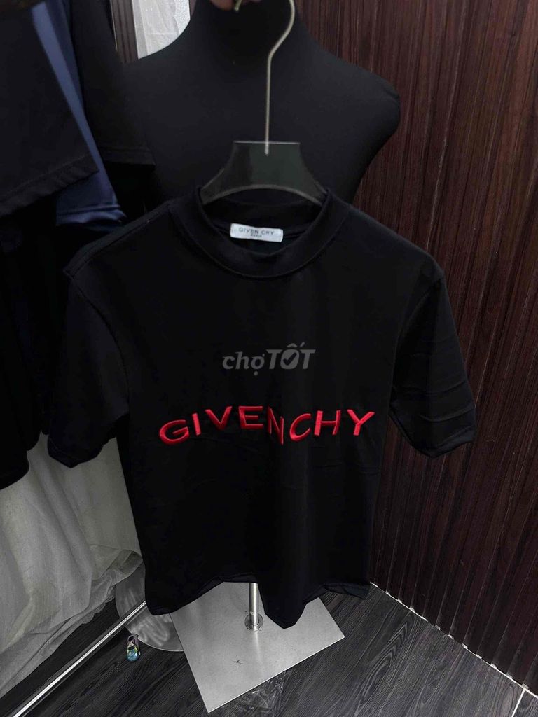 Áo cộc GiVenChy. Mua bán Quần áo tại Huyện Quế Võ Bắc Ninh được đăng bởi ptrantvp hình 1