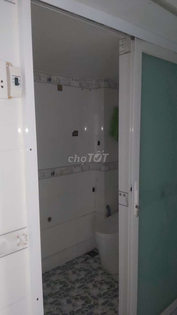 10 tr. Mặt tiền Kinh Doanh. 3x22. 1 lửng 2 phòng ngủ. 2 wc.