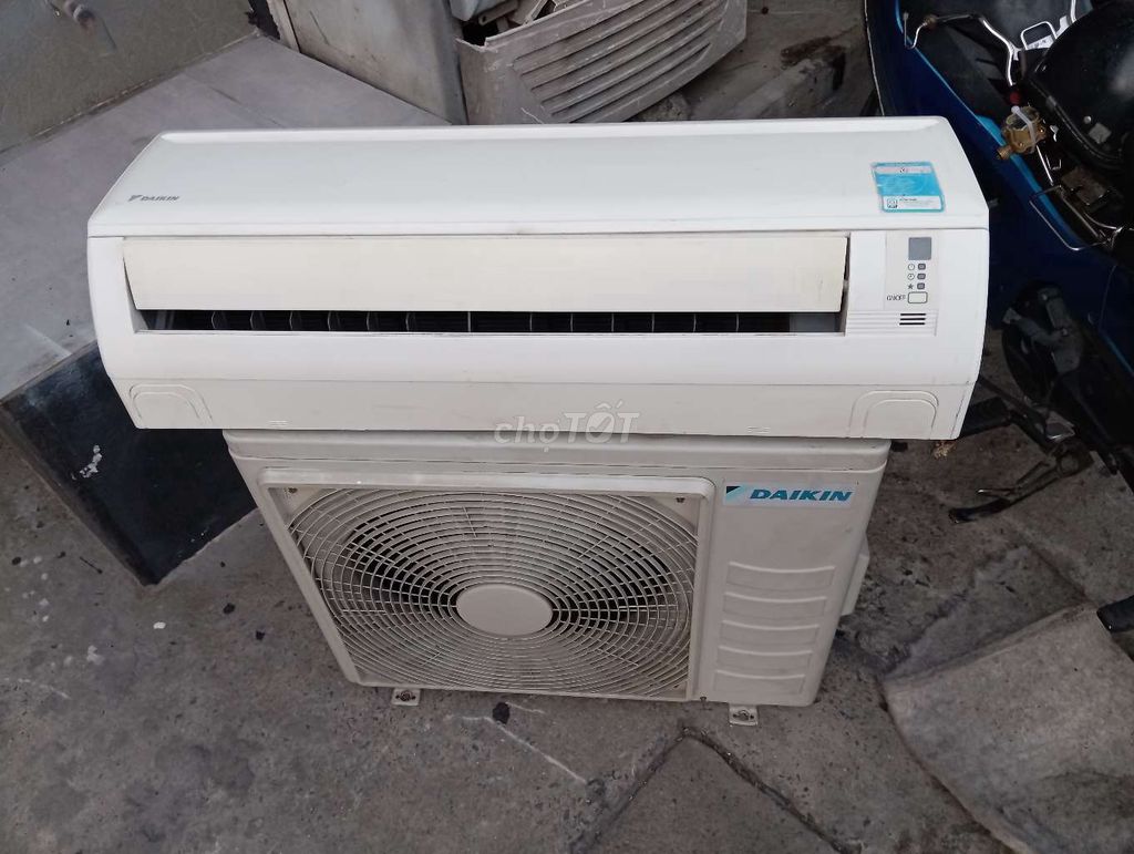 Máy lạnh daikin 1 ngựa.