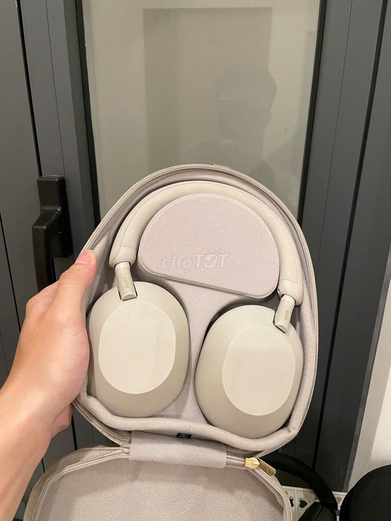 Tai nghe Sony WH1000XM5 màu Be đã sử dụng. Mua bán Tivi, Âm thanh tại Quận 10 Tp Hồ Chí Minh được đăng bởi MộcPhạmWeGames hình 1