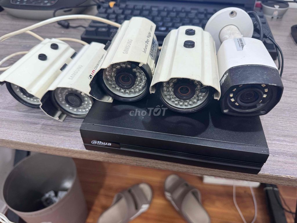 Bộ camera an ninh Dahua Đầu ghi 5 mắt Đen Trắng. Mua bán Máy ảnh, Máy quay tại Quận Hoàng Mai Hà Nội được đăng bởi tuấn anh hình 1