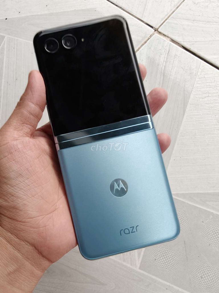 thanh lý Motorola Razr 40 Ultra. Mua bán Điện thoại tại Quận Bình Tân Tp Hồ Chí Minh được đăng bởi Anh Rin hình 1