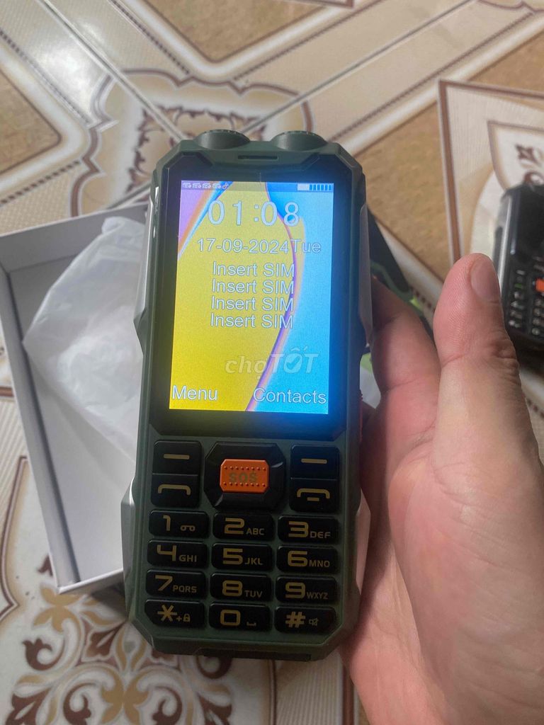 Điện thoại 4 sim kim Sạc dự phòng pin xài 1 tháng. Mua bán Điện thoại tại Quận 4 Tp Hồ Chí Minh được đăng bởi Trần Phú hình 1