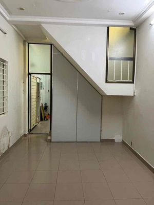 nhà 3 PHÒNG NGỦ 3,2x10 trần hưng đạo. hẻm XE tải buôn bán
