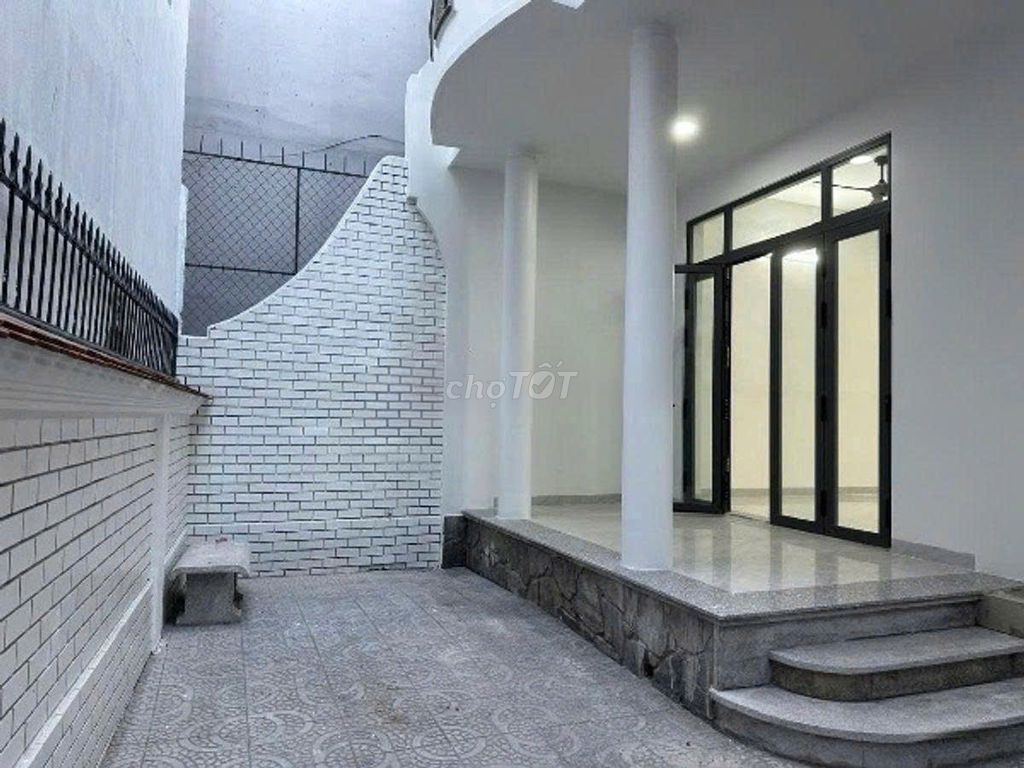 Аренда · 3 комн. · 128 м² · Quận Tân Bình, ул. Đường Lam Sơn