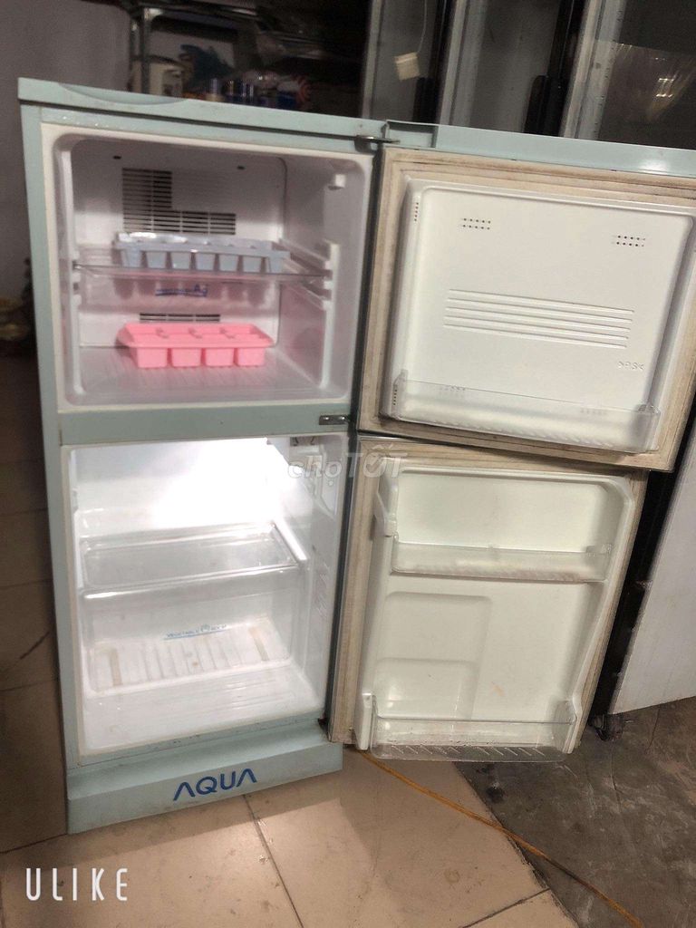 Thanh lí tủ lạnh Aqua zin đẹp 1tr600k  ***