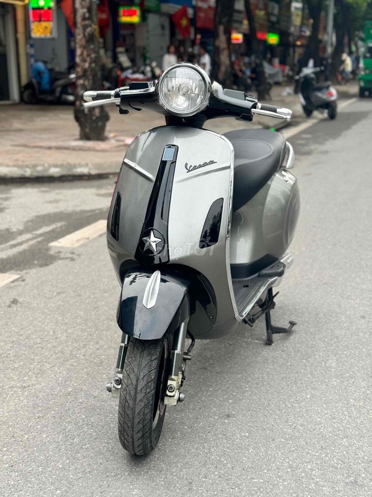 Vespa bình mới thay.Máy móc nguyên bản có bảo hành