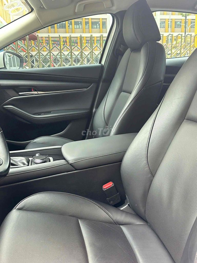 Mazda 3 1.5Luxury sx 2022 siêu đẹp màu trắng. Mua bán Ô tô tại Quận Cầu Giấy Hà Nội được đăng bởi Cao Quý hình 15