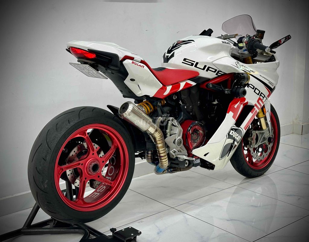 DUCATI SUPERSPORT 939S DATE 2018