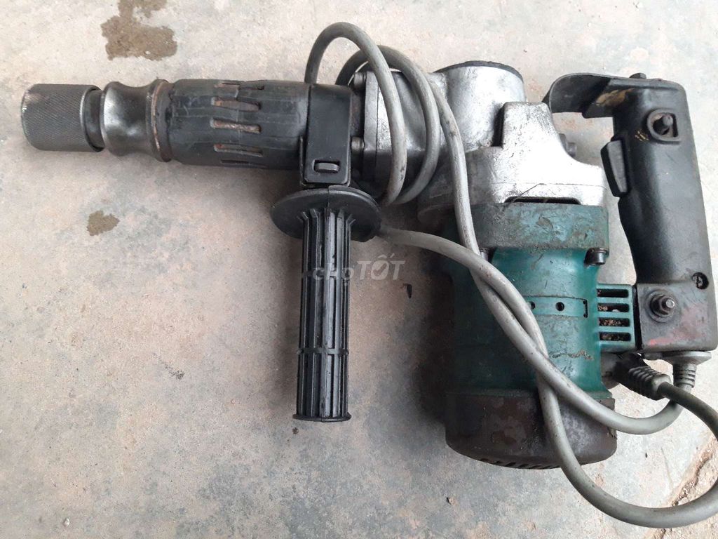 Đục bê tông 17ly Makita 220v