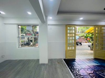 KẸT TIỀN BÁN GẤP SHOPHOUSE TẦNG TRỆT CHUNG CƯ PHẠM VIẾT CHÁNH, 100M2