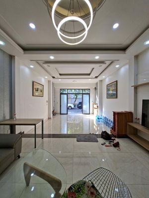 Аренда · 4 комн. · 90 м² · Quận Bình Tân, ул. Đường Tên Lửa