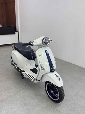 Vespa 125 bản đặc biệt Yacht Club Hỗ trợ góp