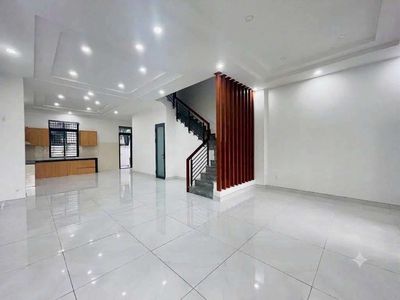 Аренда · 4 комн. · 120 м² · Thành phố Thủ Đức, ул. Song Hành