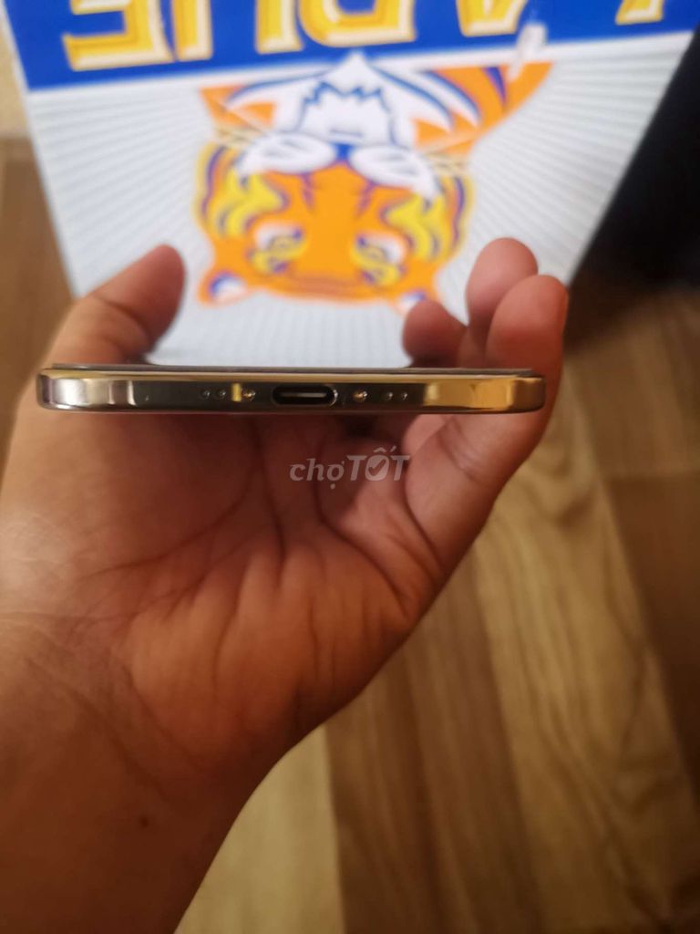 Apple iPhone 17 Air Gold Đã sử dụng. Mua bán Điện thoại tại Thành phố Buôn Ma Thuột Đắk Lắk được đăng bởi Minh Mập Mờ Mũm Mĩm  hình 1