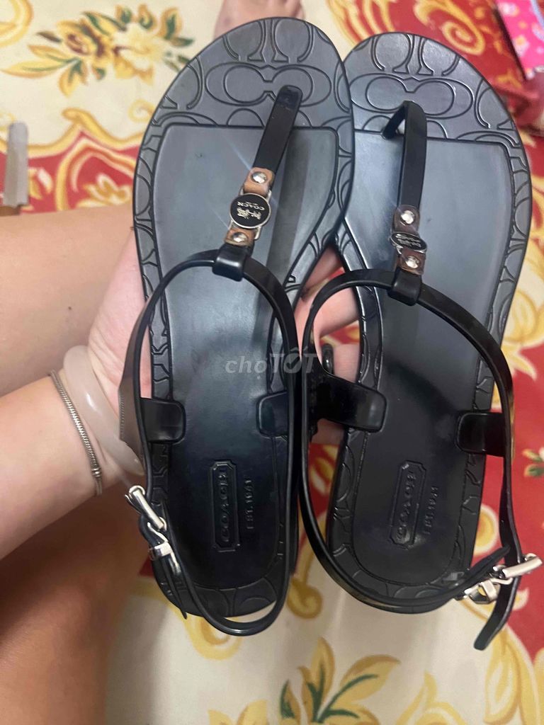 Sandal Nữ Coach Đen Size 39. Mua bán Giày dép tại Huyện Bình Chánh Tp Hồ Chí Minh được đăng bởi Tú hình 1