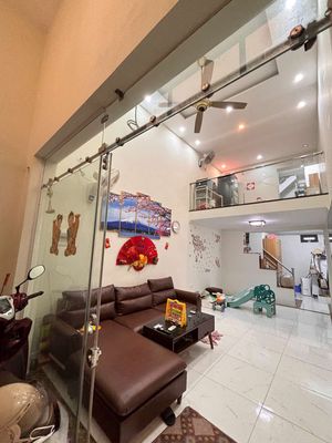 Nhà phố 36 m² · 3 PN · Đường Láng