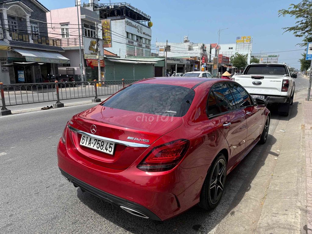 Mercedes Benz C Class 2020 C300 AMG - 30000 km