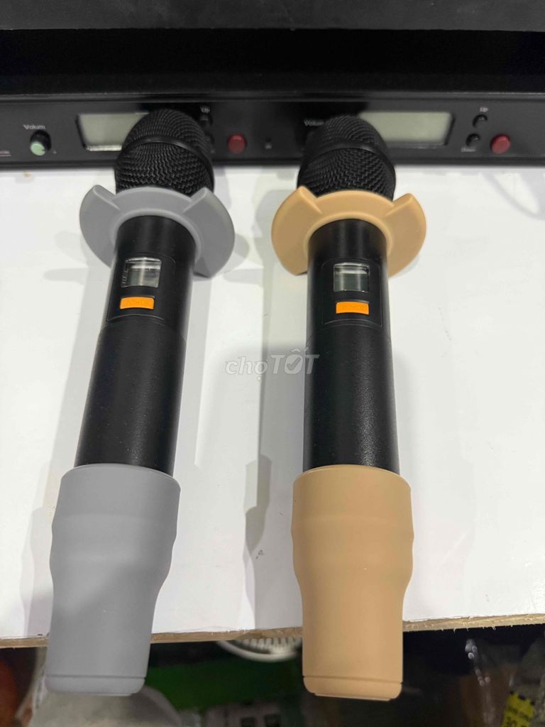 Micro không dây Đen Xám Nâu. Mua bán Tivi, Âm thanh tại Thị xã Bình Minh Vĩnh Long được đăng bởi Sound and Light hình 1