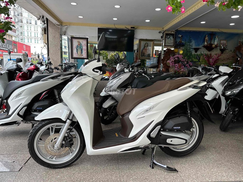 Honda SH 160i ABS 2023 Trắng BSTP Chính Chủ