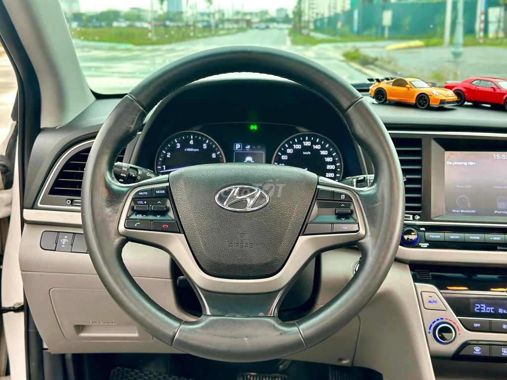 Bán xe Elantra 2016 Số tự động.. Mua bán Ô tô tại Thành phố Huế Thừa Thiên Huế được đăng bởi Nguyễn Xuân Hải hình 12