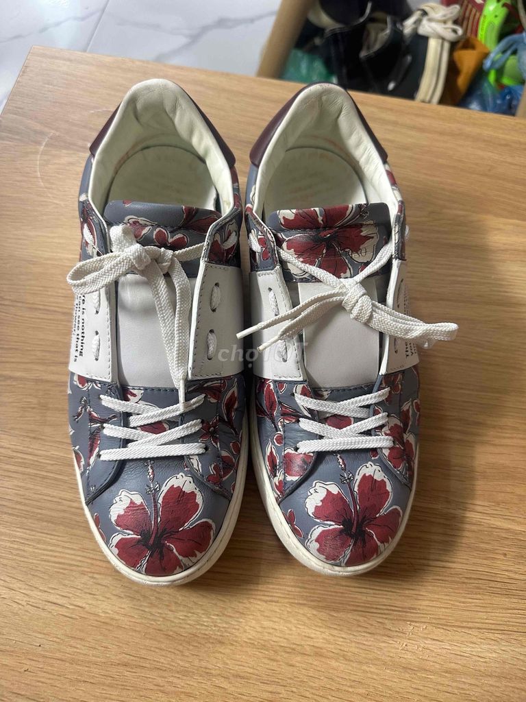 VaLenTiNo chính hãng size41. Mua bán Giày dép tại Quận Nam Từ Liêm Hà Nội được đăng bởi NguyenHuy hình 1