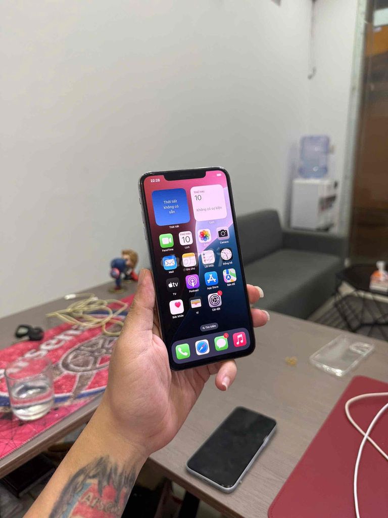 Apple iPhone Xs Max 256GB Trắng Đã sử dụng. Mua bán Điện thoại tại Quận Đống Đa Hà Nội được đăng bởi Huy Long Store 247 hình 1