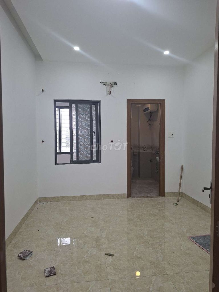 New 3-storey house with 4 bedrooms opposite a park — photo 8