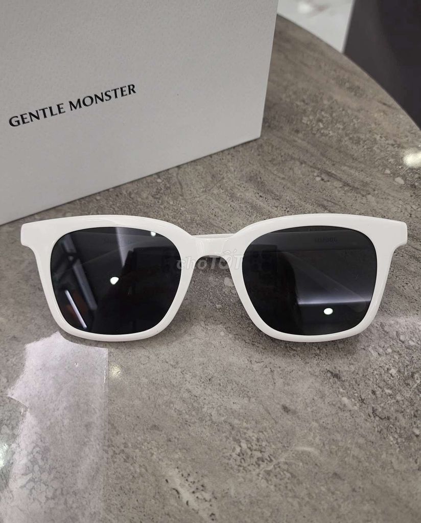 Kính gentle monster trắng dòng maison margiela