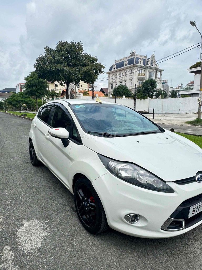 Ford Fiesta 2013 1.6 AT Hatchback - 100000 km. Mua bán Ô tô tại Quận Bình Tân Tp Hồ Chí Minh được đăng bởi Hoàng Quân hình 3
