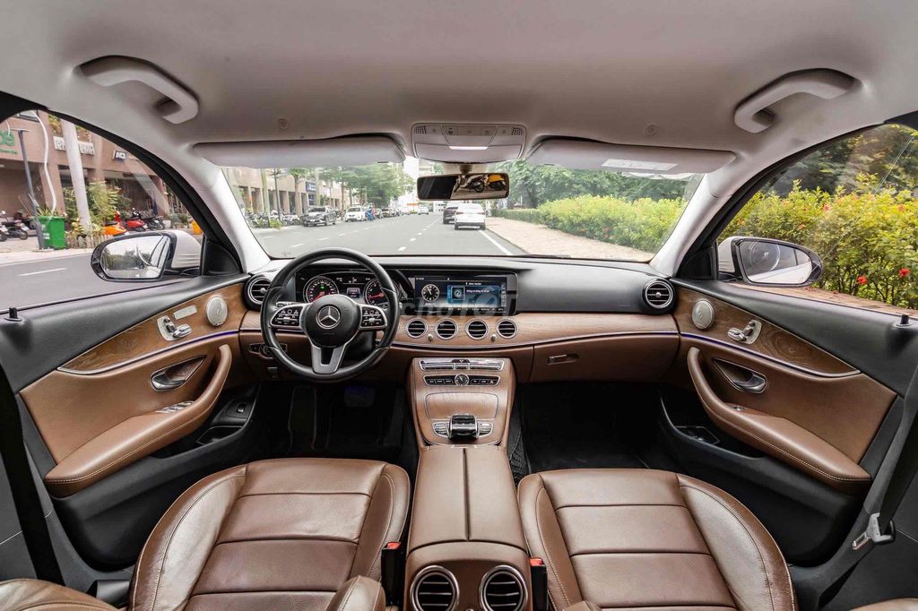 E200 Facelift - 2019 màu trắng/ nt nâu sang trọng. Mua bán Ô tô tại Quận 7 Tp Hồ Chí Minh được đăng bởi Dương Phương hình 15