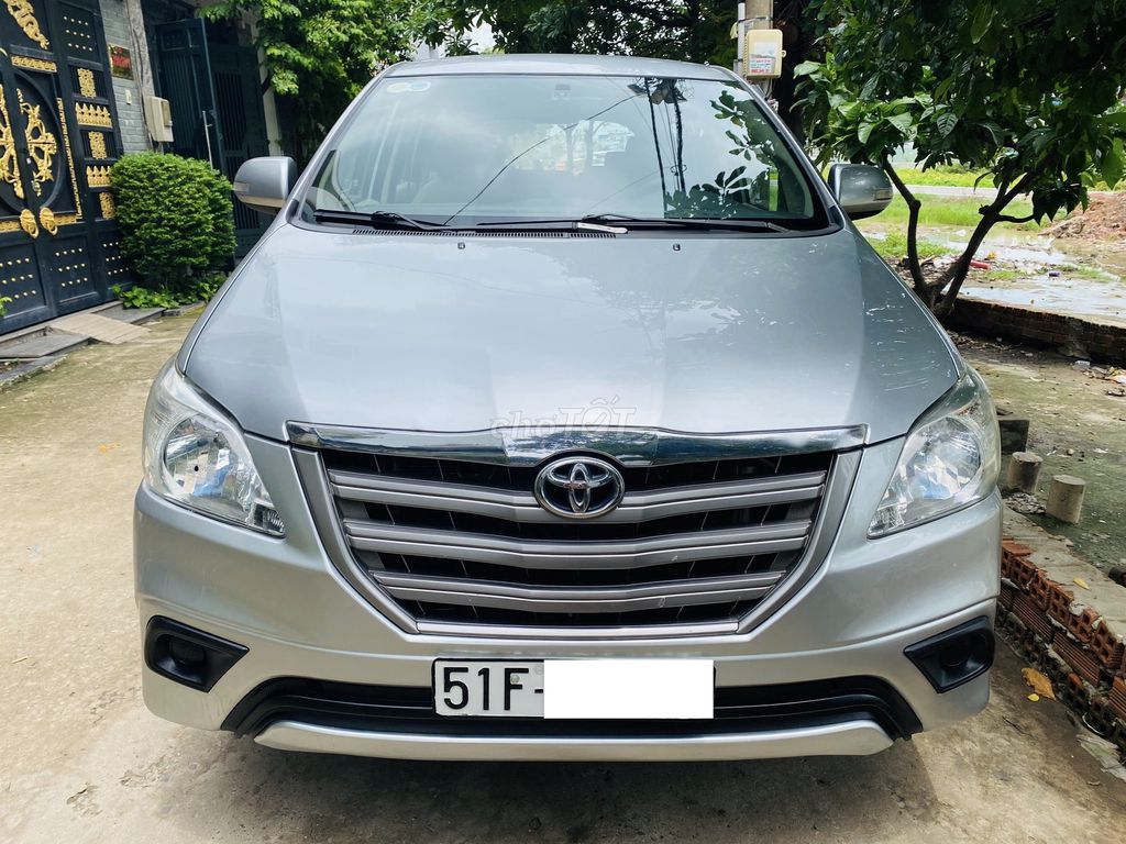 Toyota Innova 2015 - 90000 km