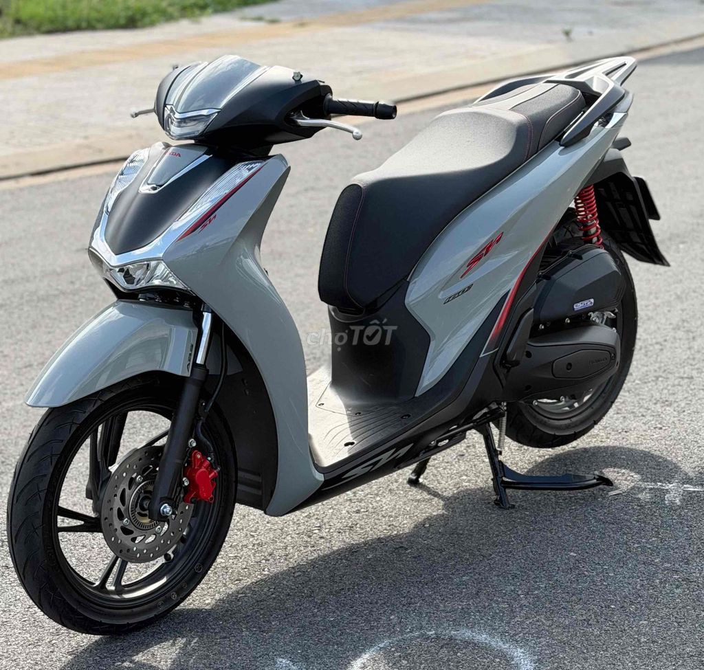 Хонда SH 160i ABS 2025 Серый, запах 26 км, владелец